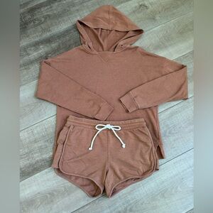 Universal Thread Women’s Sweatshirt & Shorts Set